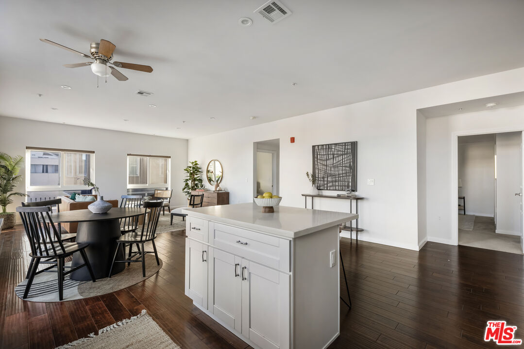 155 S Oxford Ave Unit: 201