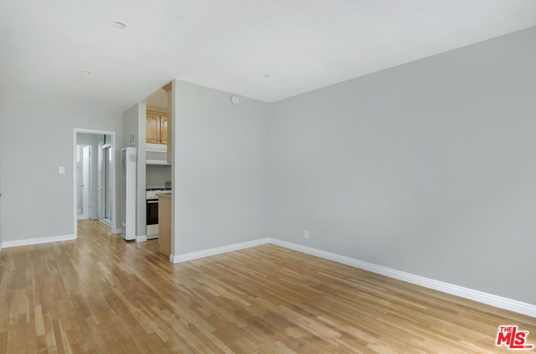 925 N Curson Ave Unit: 4 1/2