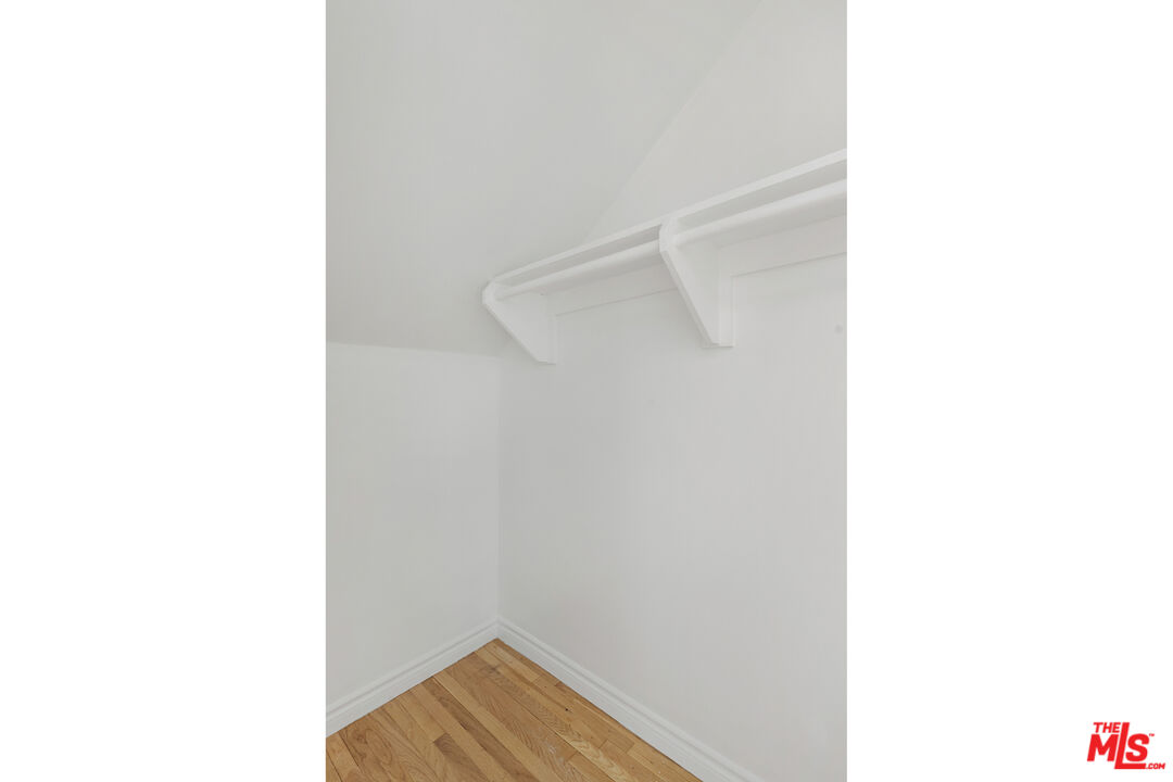 925 N Curson Ave Unit: 4 1/2