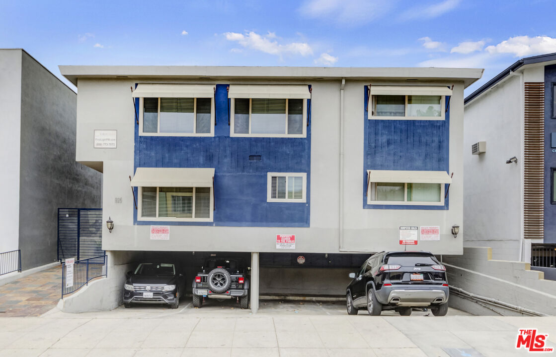 925 N Curson Ave Unit: 4 1/2