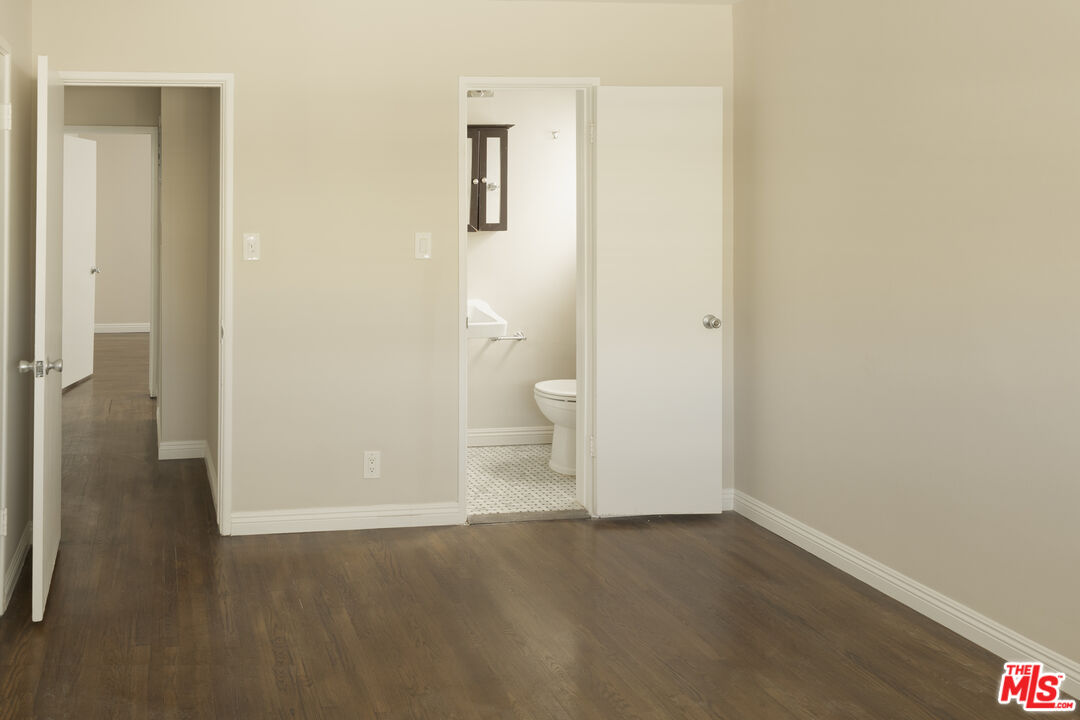 925 N Curson Ave Unit: 1