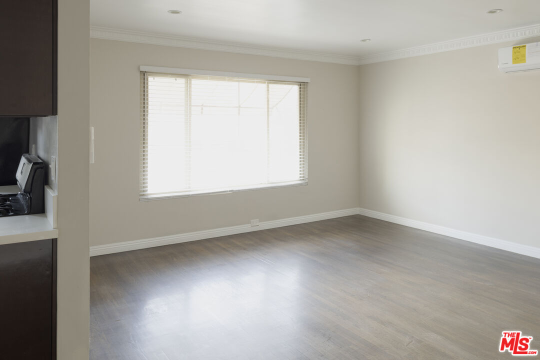 925 N Curson Ave Unit: 1