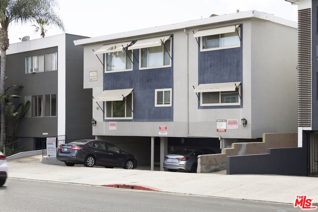 925 N Curson Ave Unit: 1