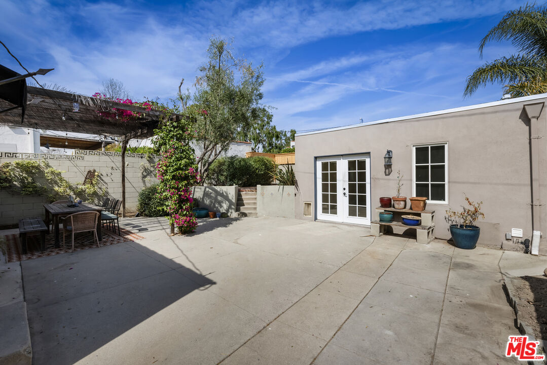 3659 Glenfeliz Blvd