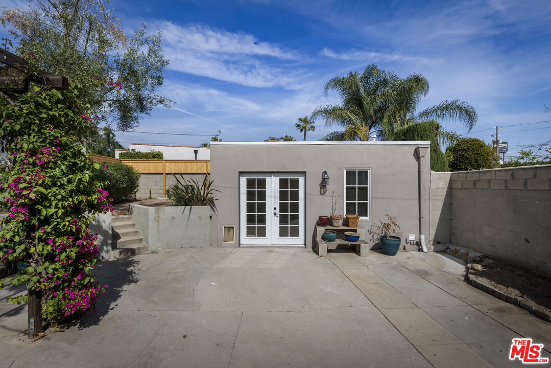 3659 Glenfeliz Blvd