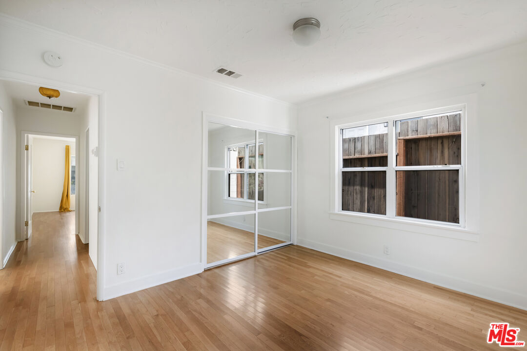 3659 Glenfeliz Blvd