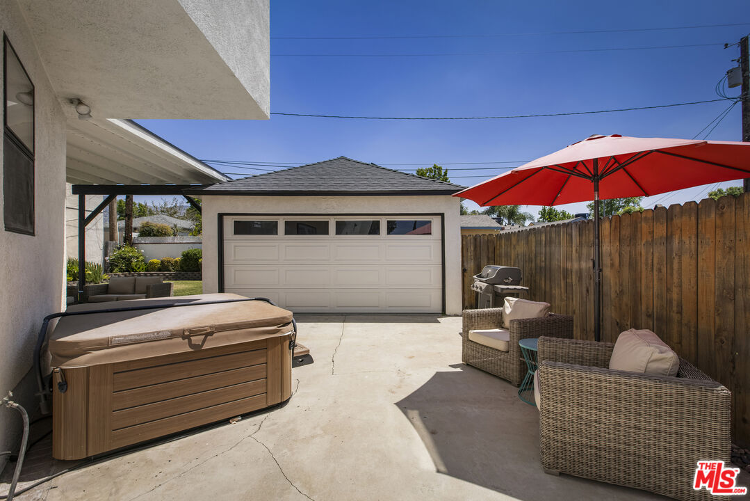 1132 N Reese Pl