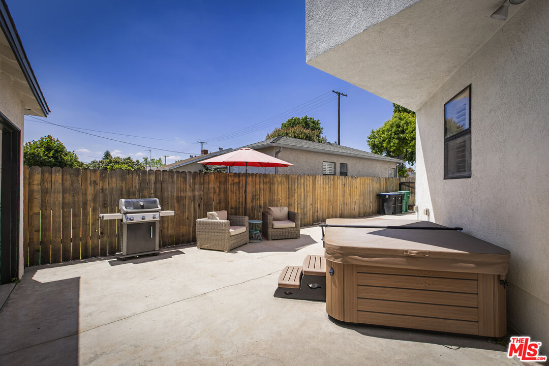 1132 N Reese Pl