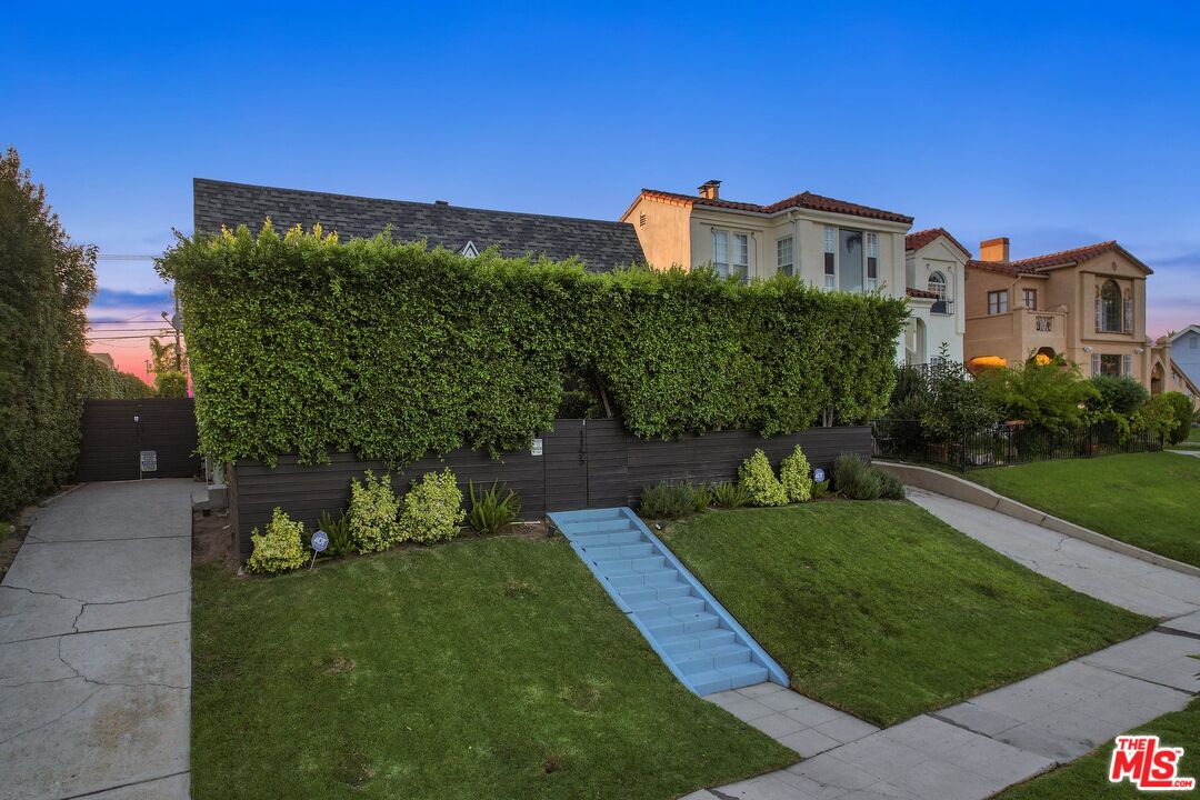 1155 S Rimpau Blvd