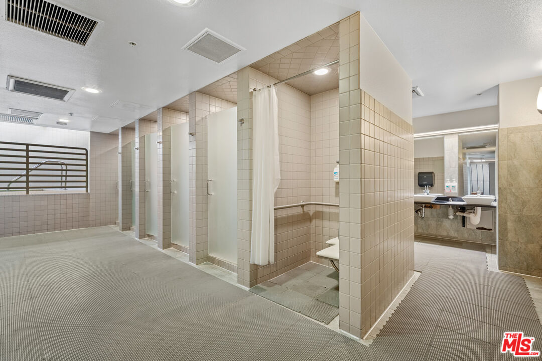 4267 Marina City Dr Unit: PH 5
