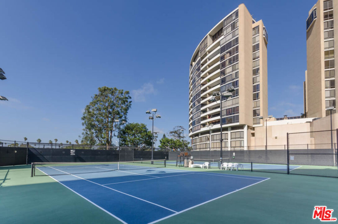 4267 Marina City Dr Unit: PH 5