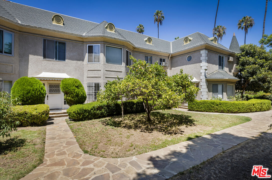 1143 S Westmoreland Ave Unit: 5