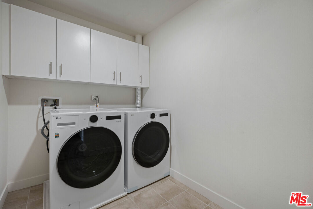 436 S VIRGIL AVE Unit: PH10