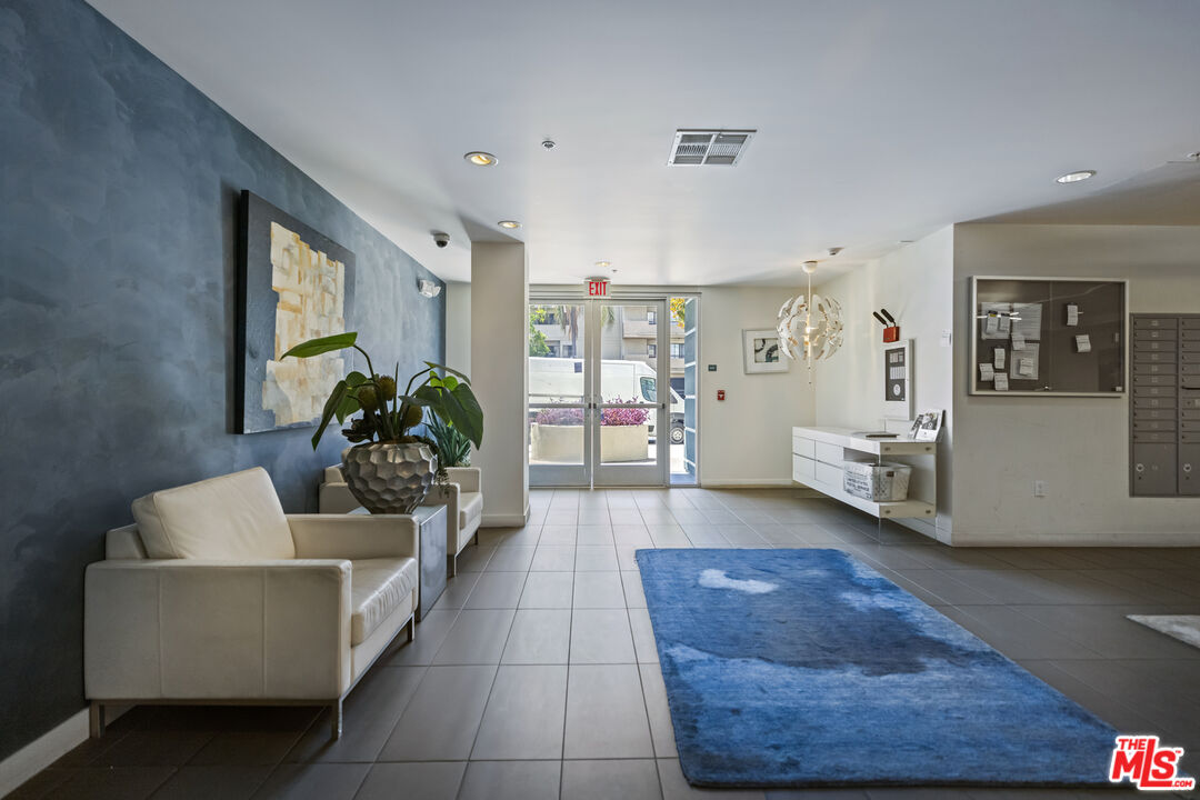 436 S VIRGIL AVE Unit: PH10