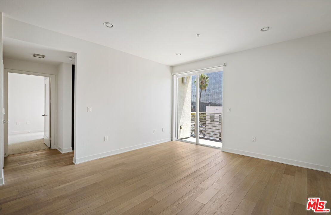 436 S VIRGIL AVE Unit: PH10