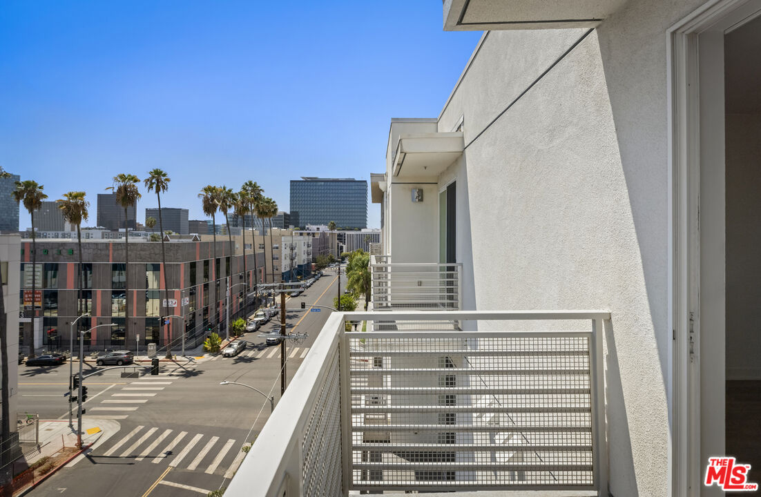 436 S VIRGIL AVE Unit: PH10