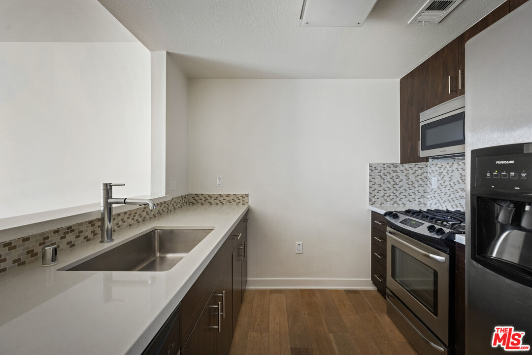436 S VIRGIL AVE Unit: PH10
