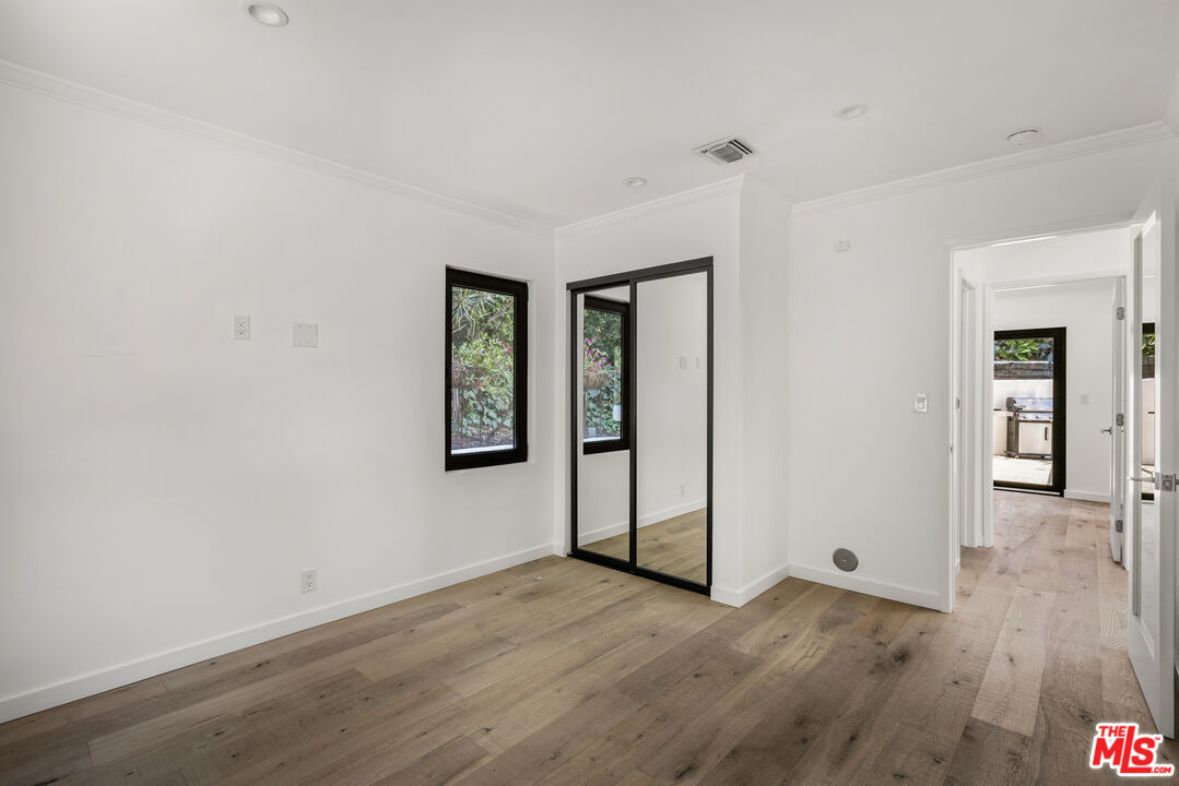 2425 Rinconia Dr