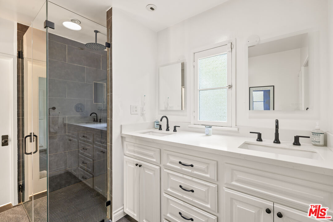 465 Westmount Dr