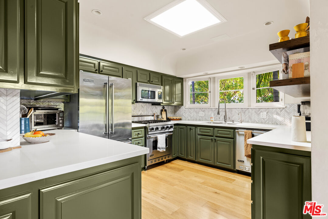 465 Westmount Dr