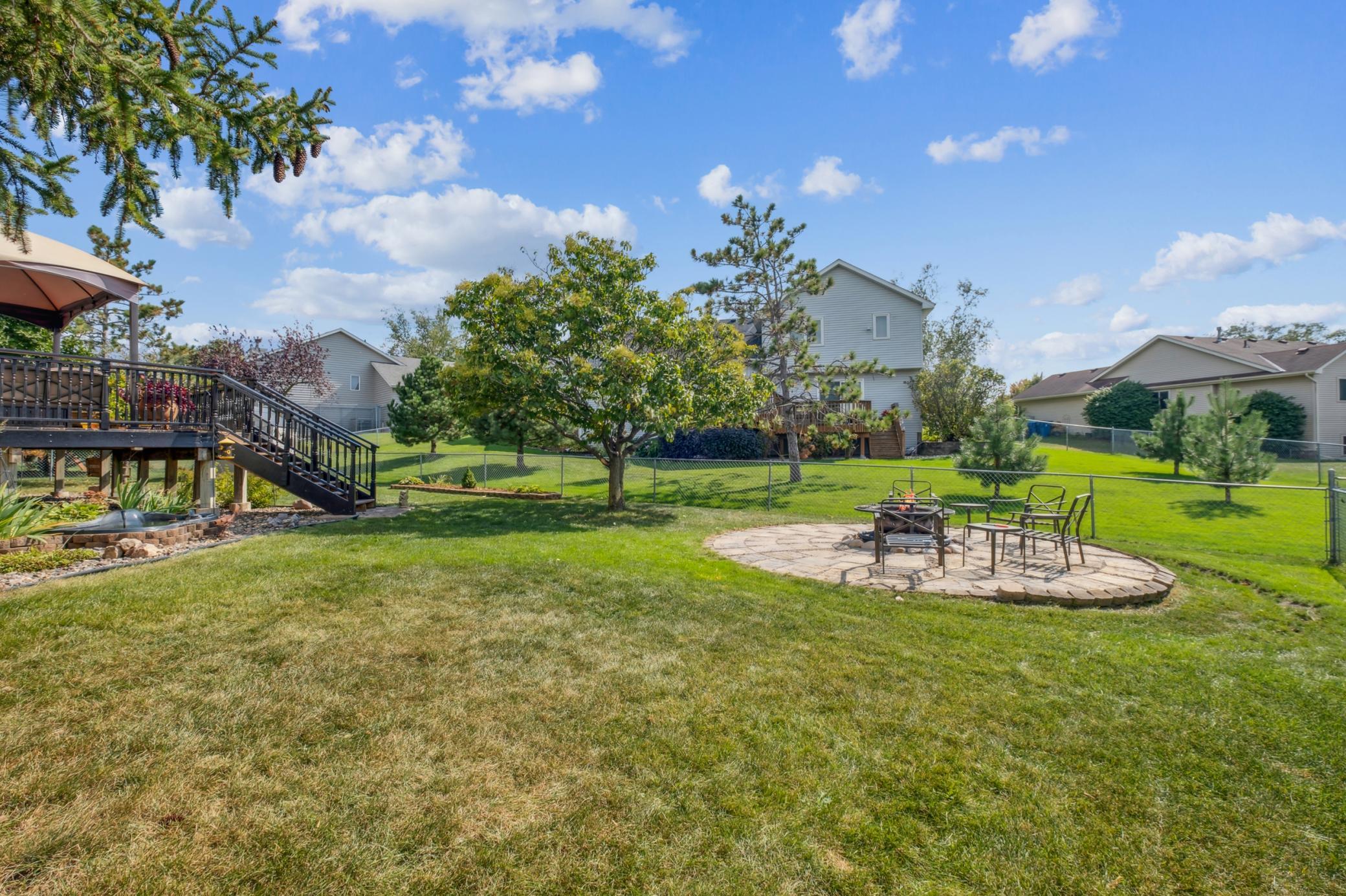 15672 Crocus Court W