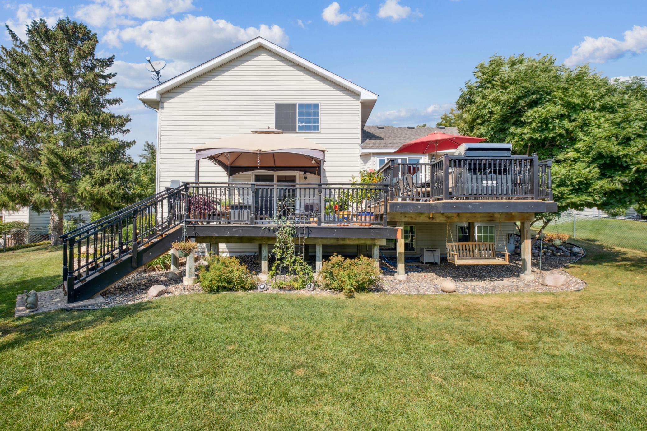 15672 Crocus Court W