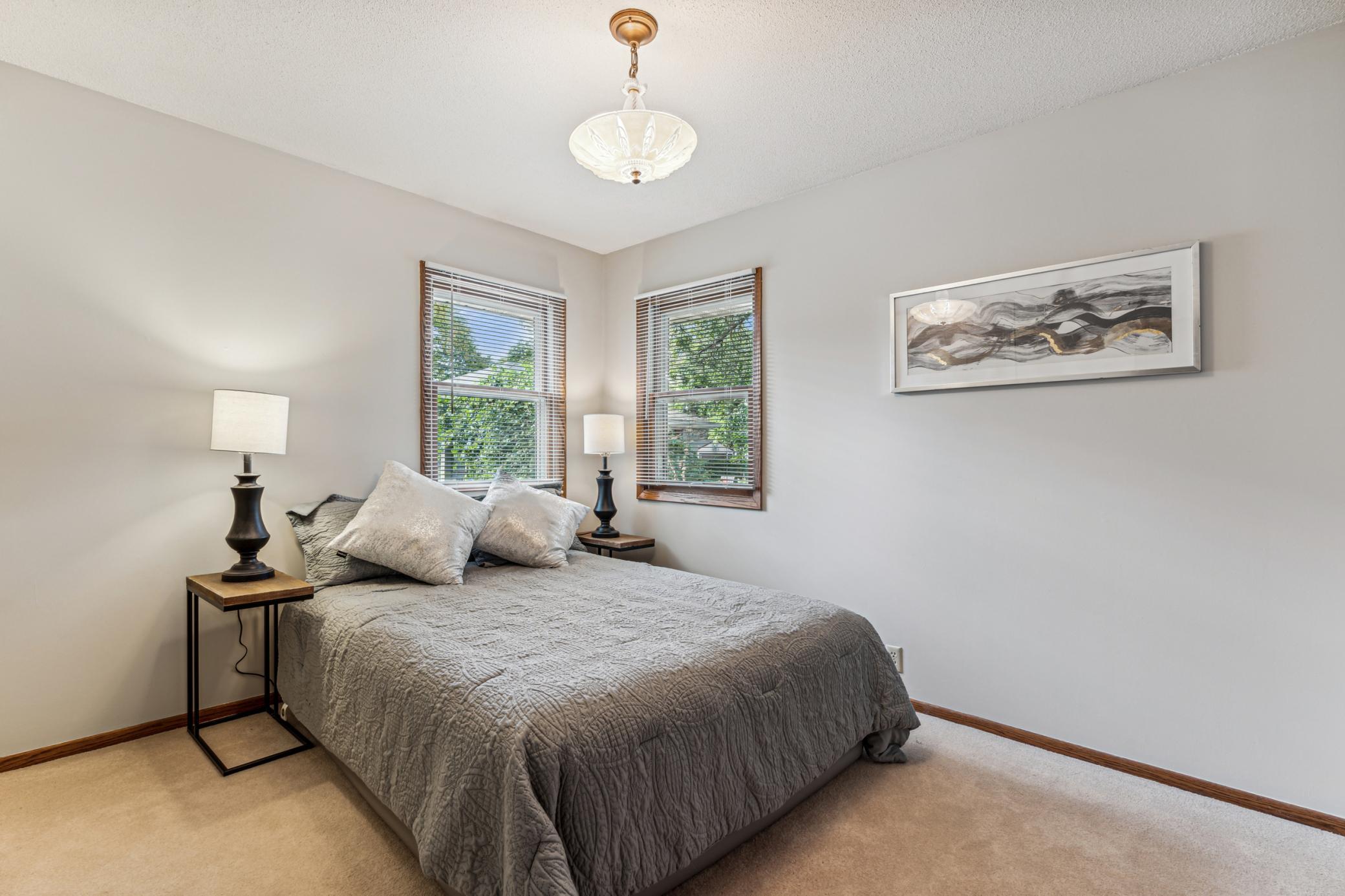 5608 S 26th Avenue S