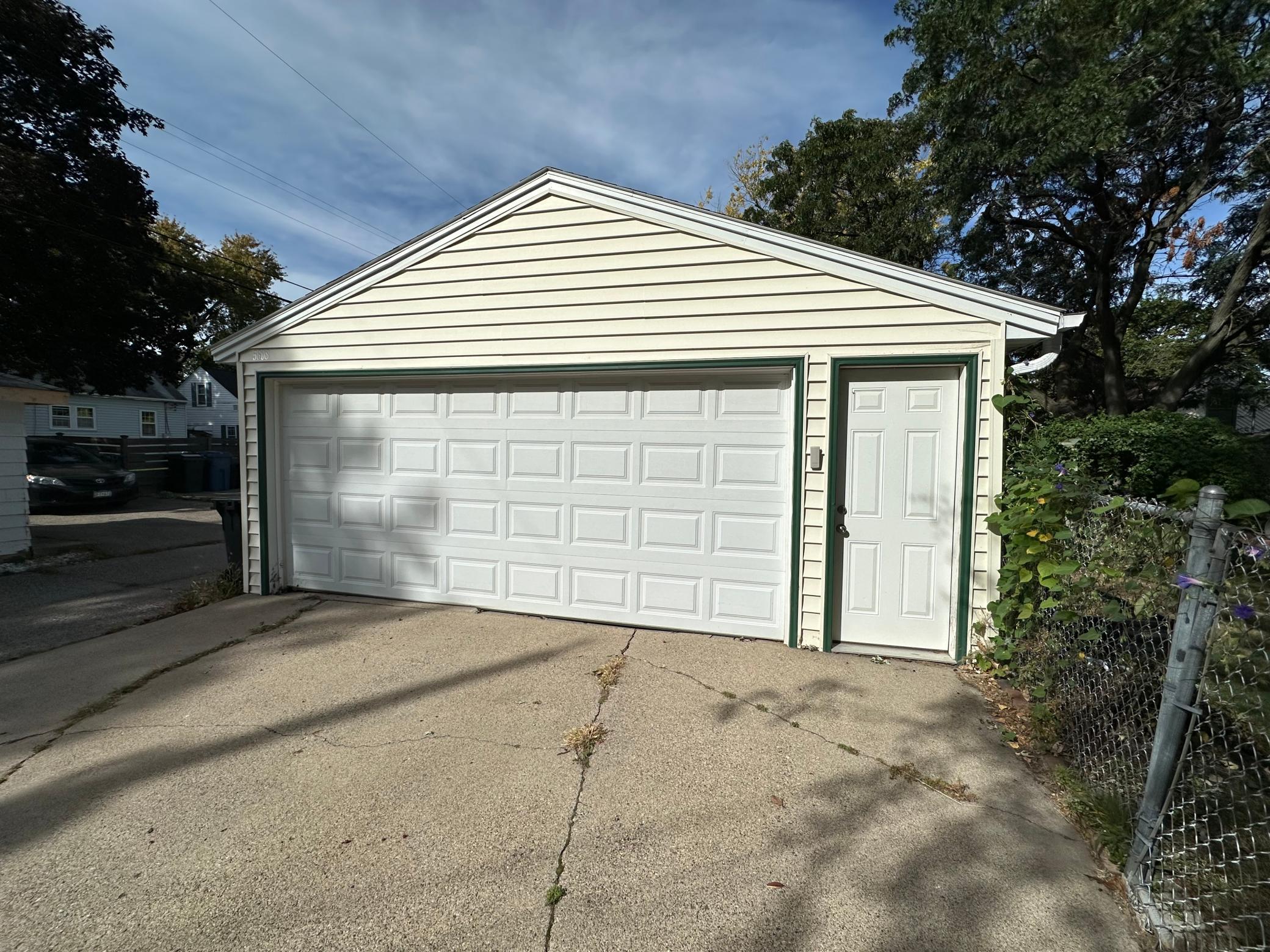 5608 S 26th Avenue S