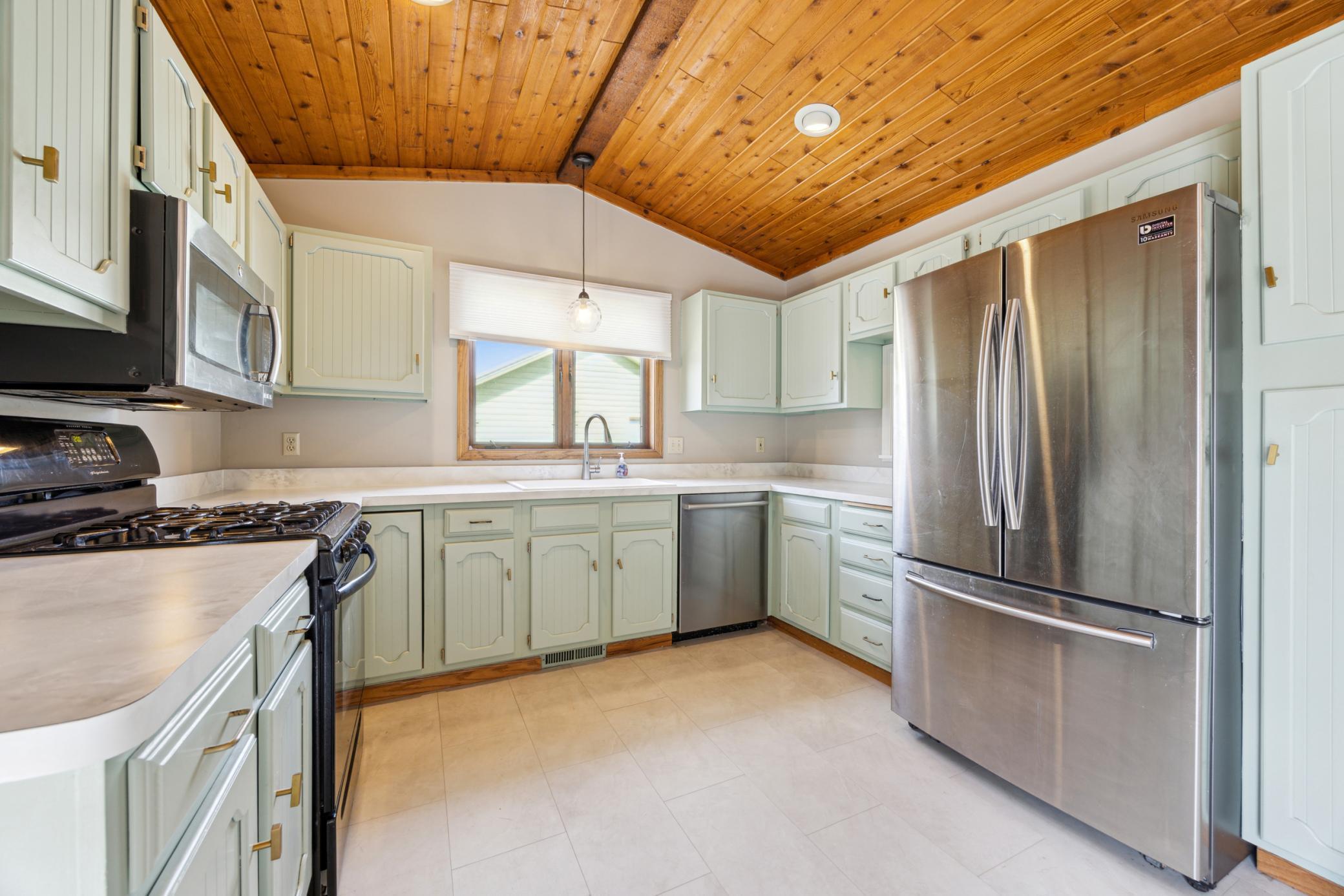 16190 Inglewood Drive