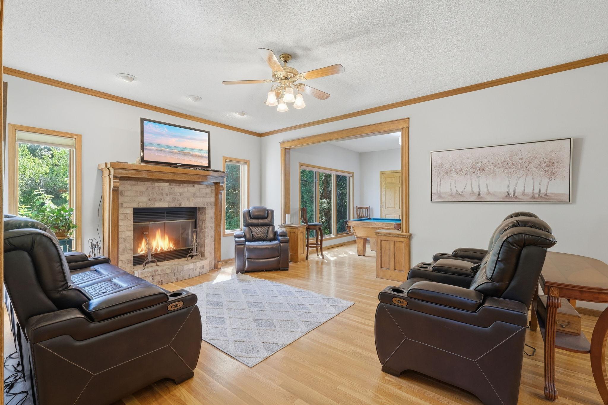 1364 Chatterton Court