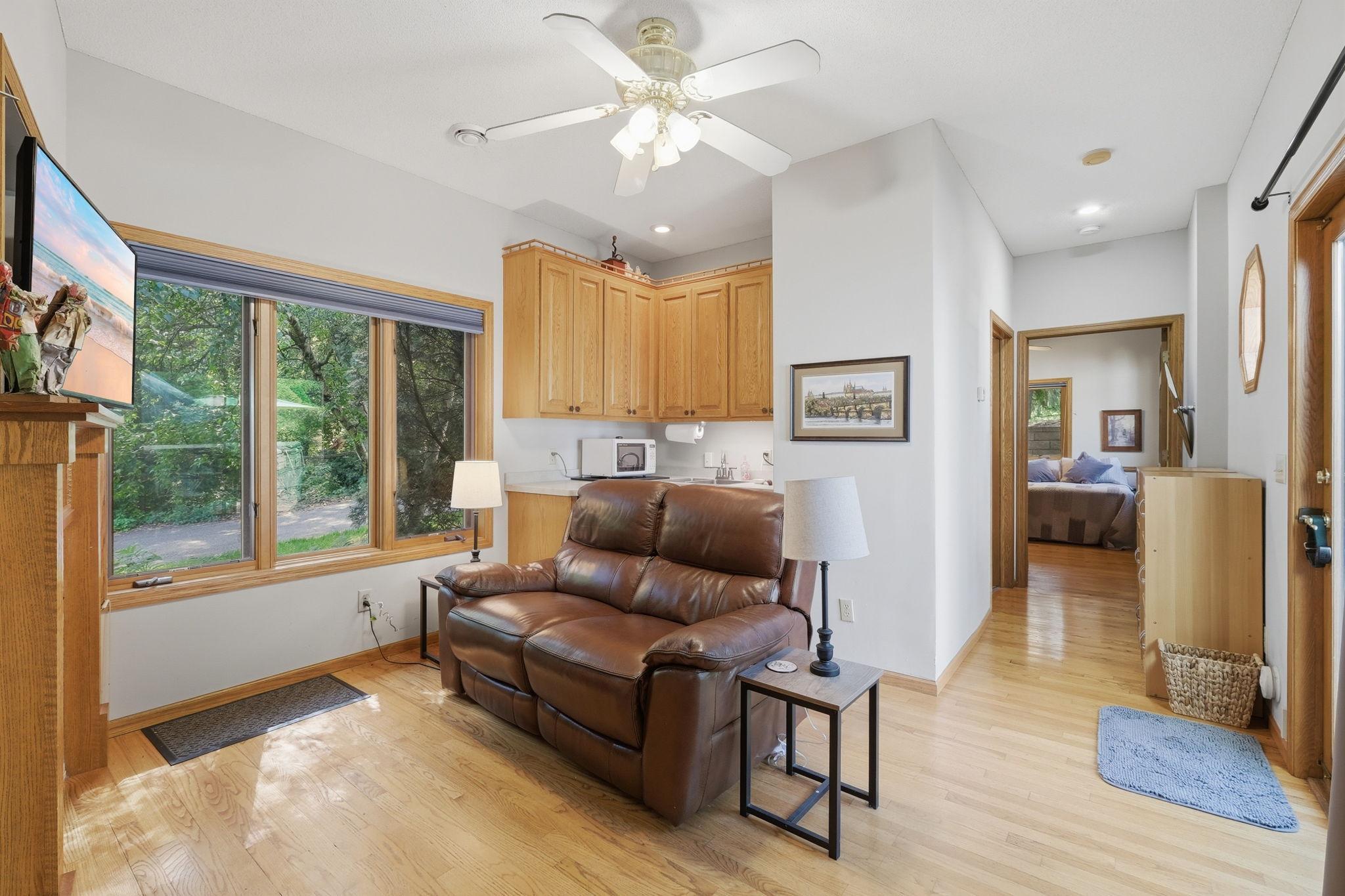 1364 Chatterton Court