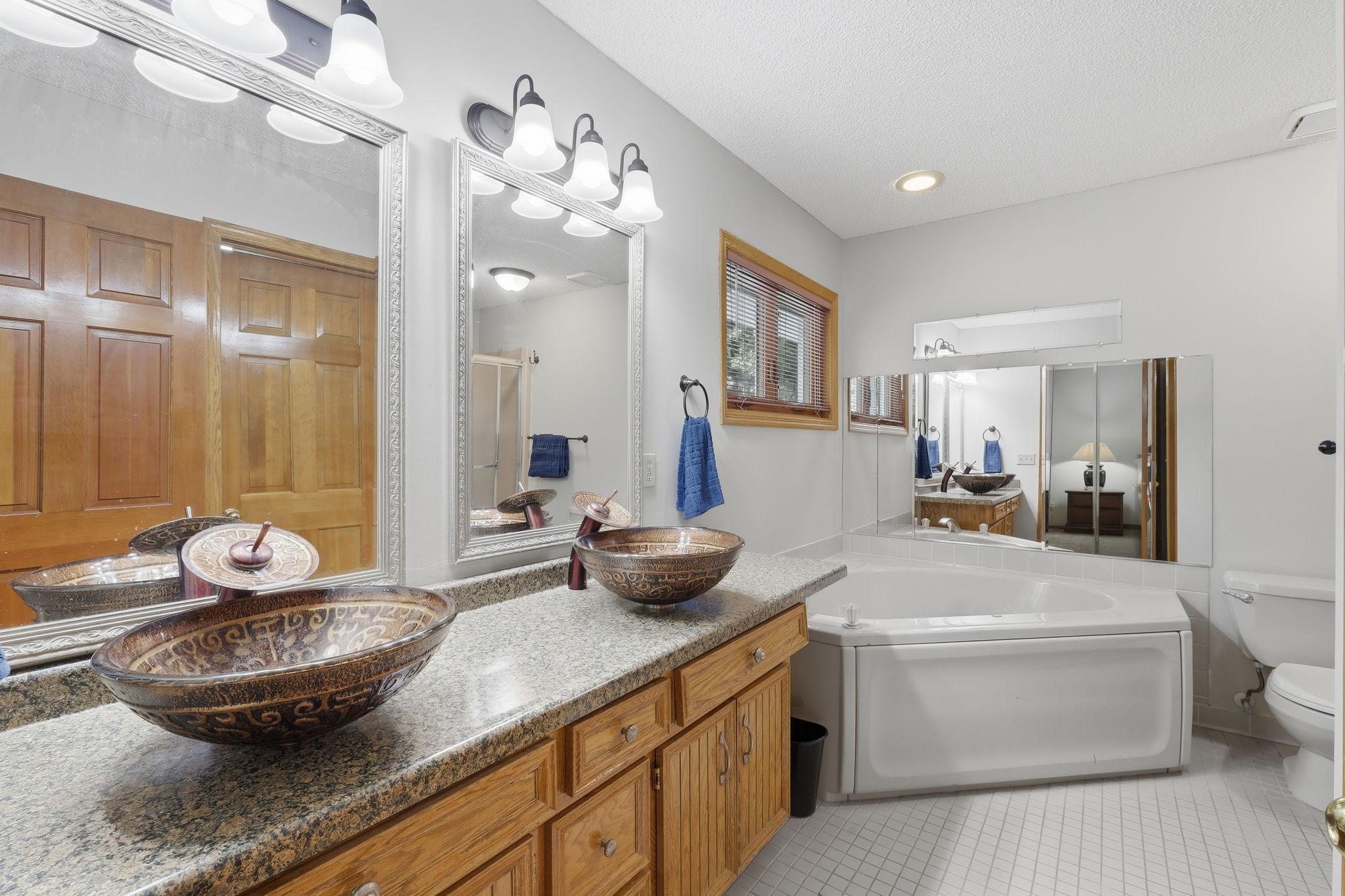 1364 Chatterton Court