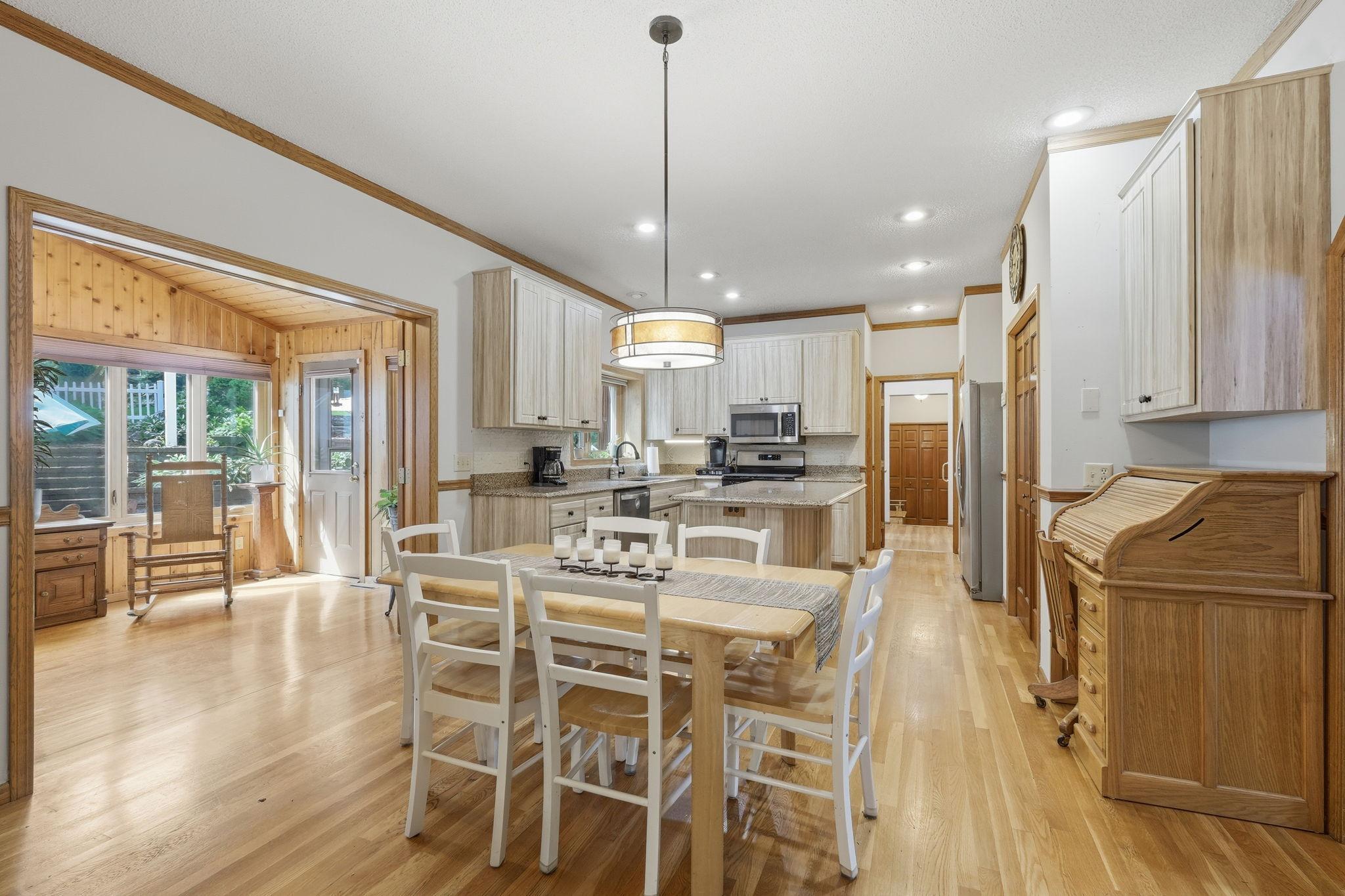 1364 Chatterton Court