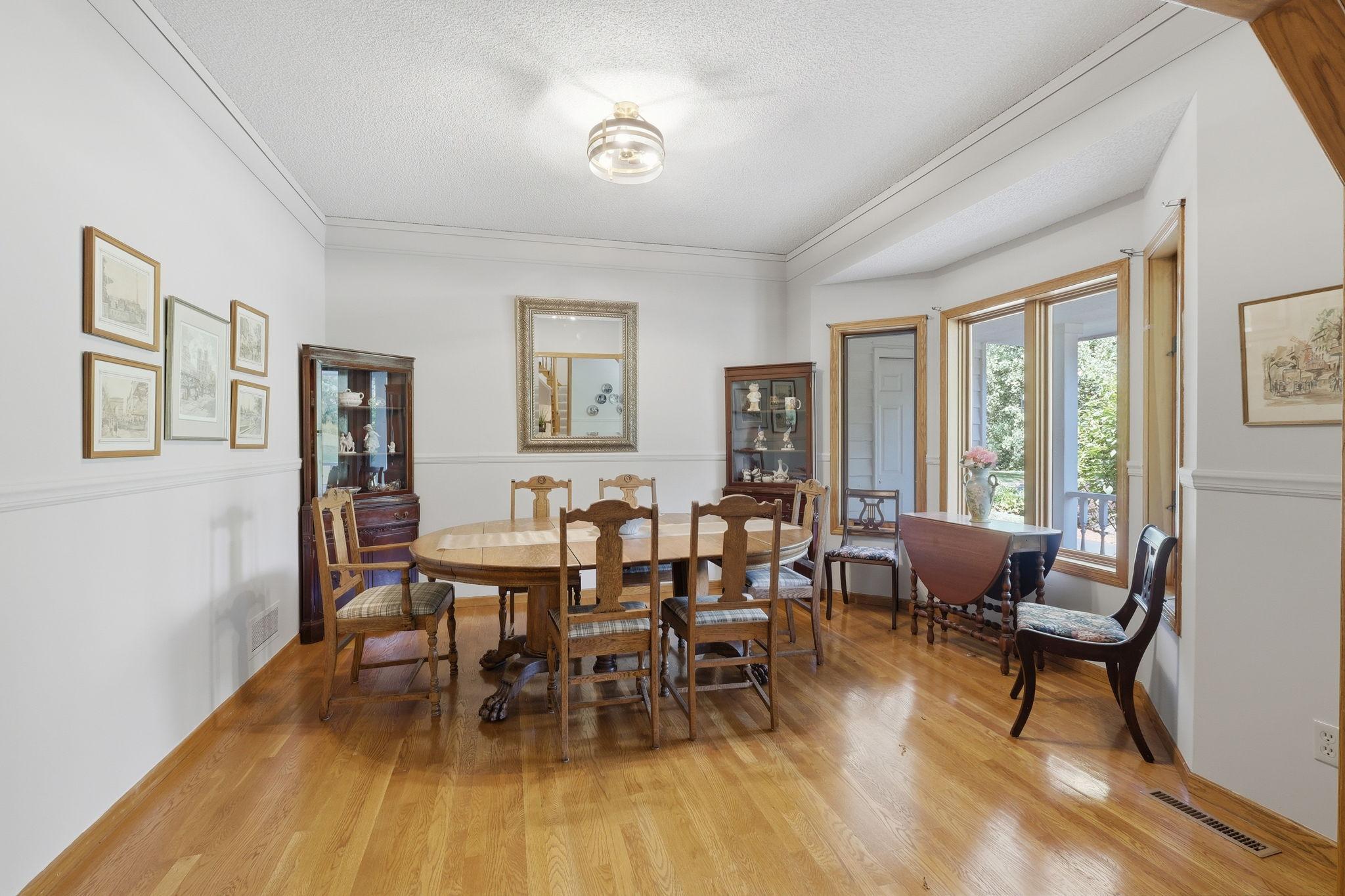 1364 Chatterton Court