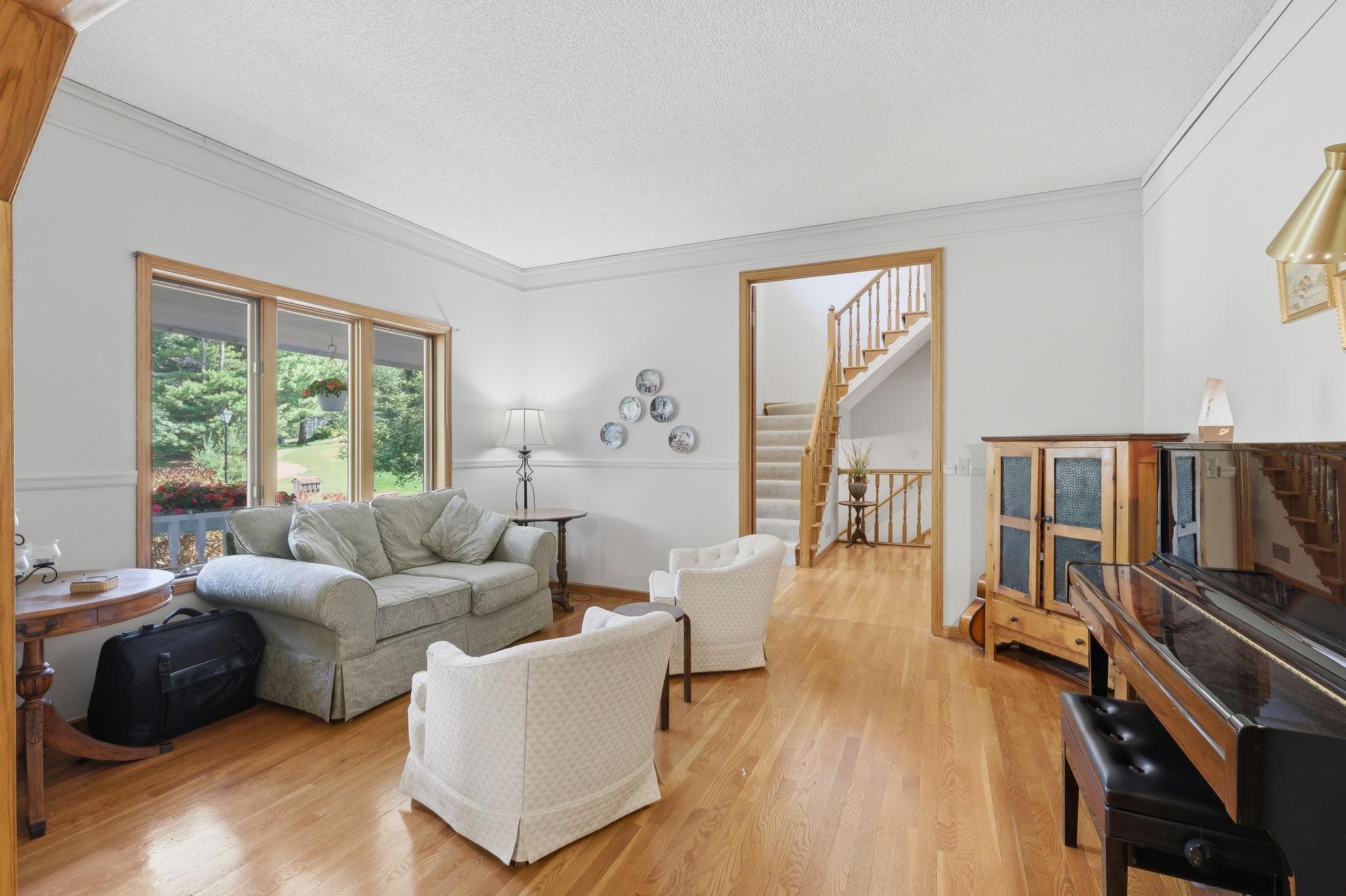1364 Chatterton Court