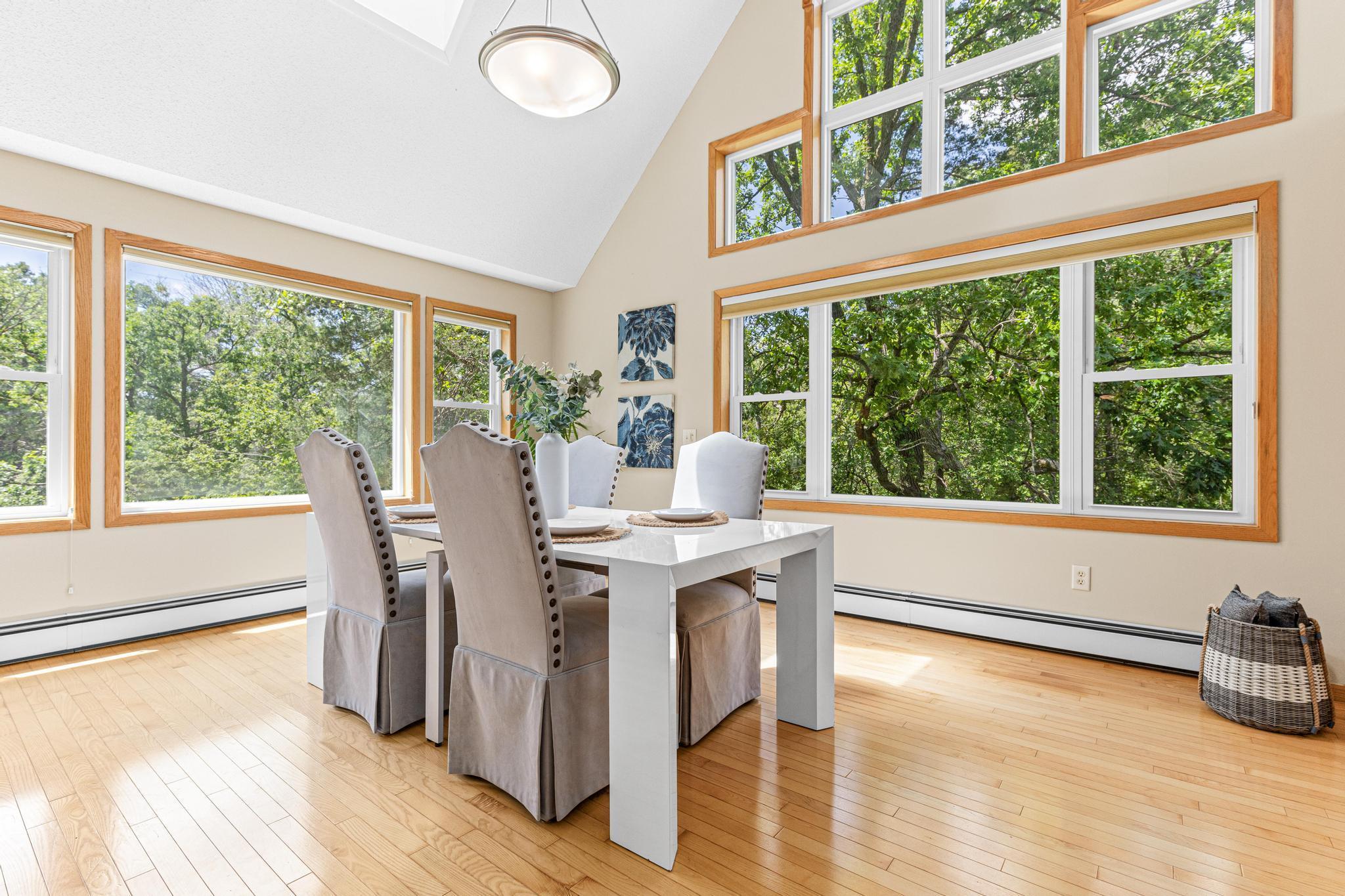 1342 Stagecoach Trail S