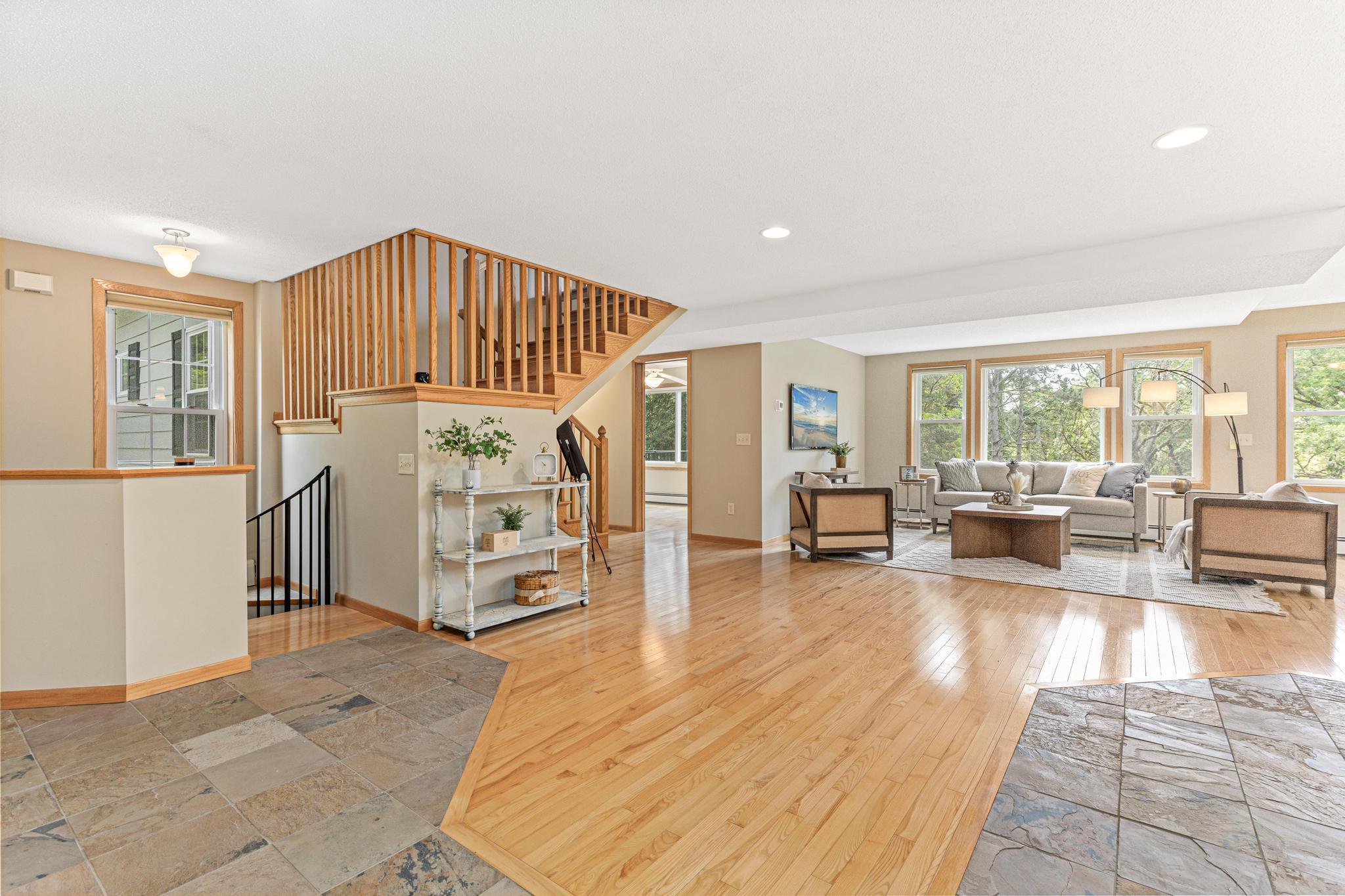 1342 Stagecoach Trail S