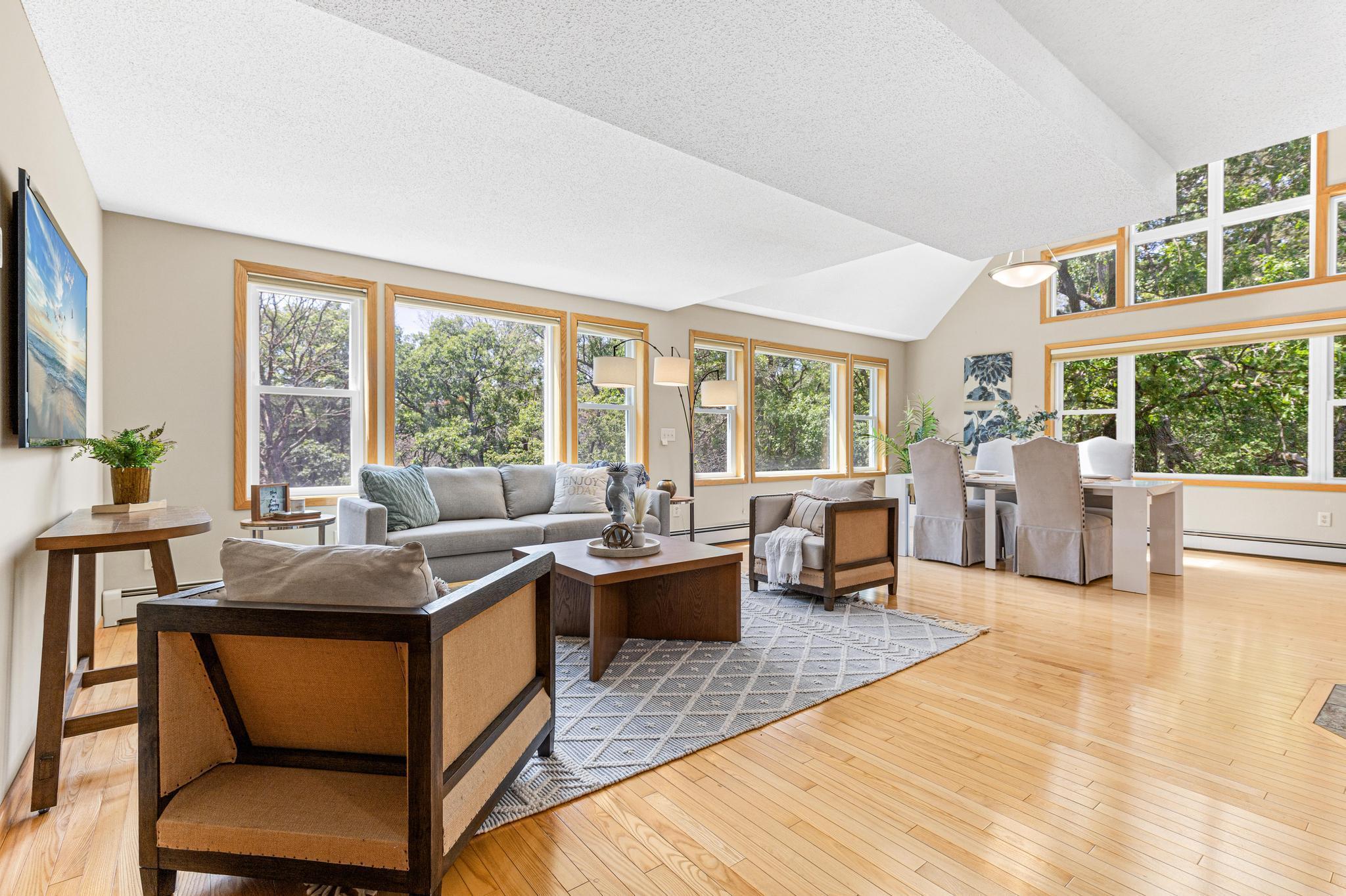 1342 Stagecoach Trail S