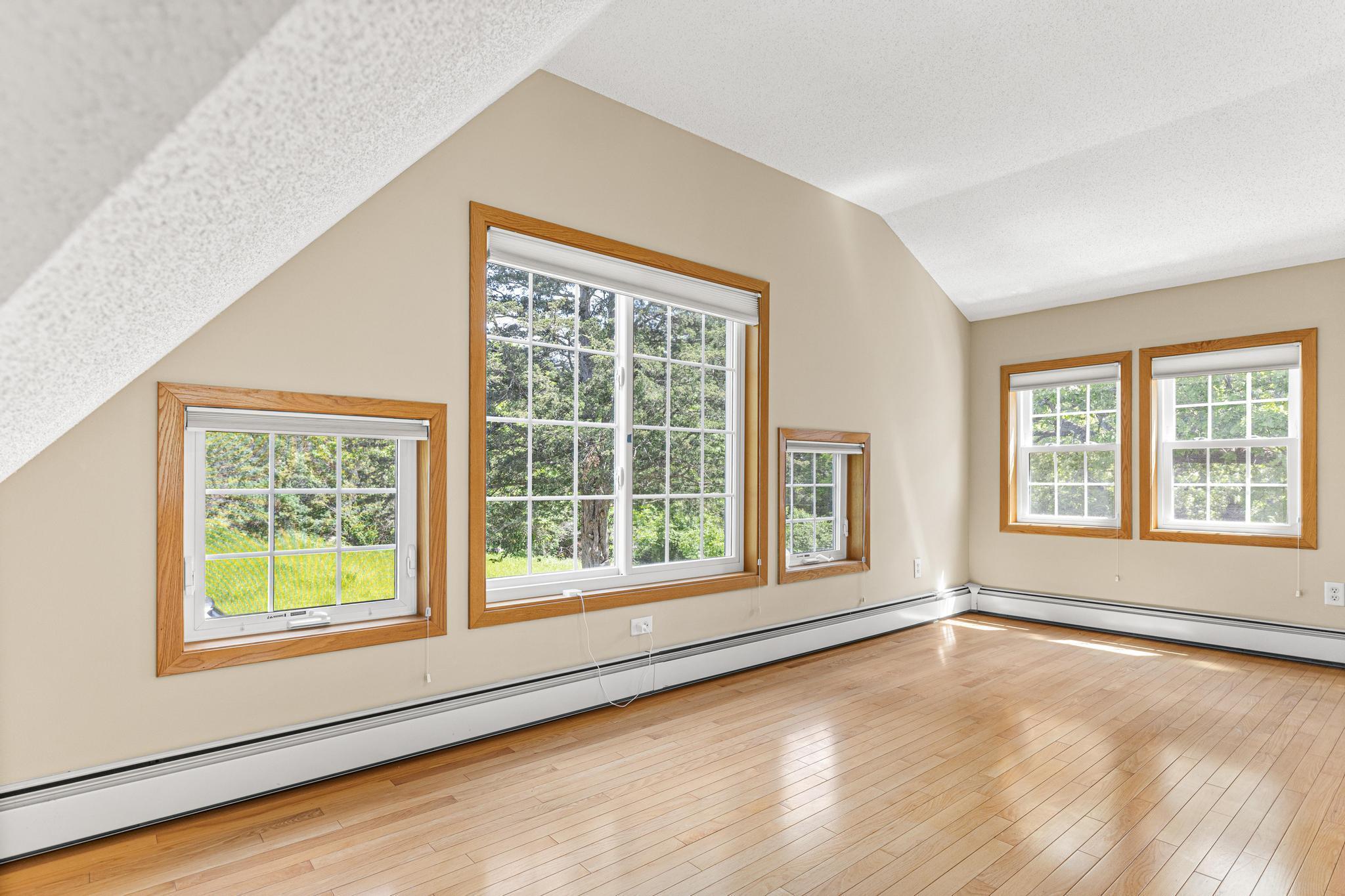 1342 Stagecoach Trail S