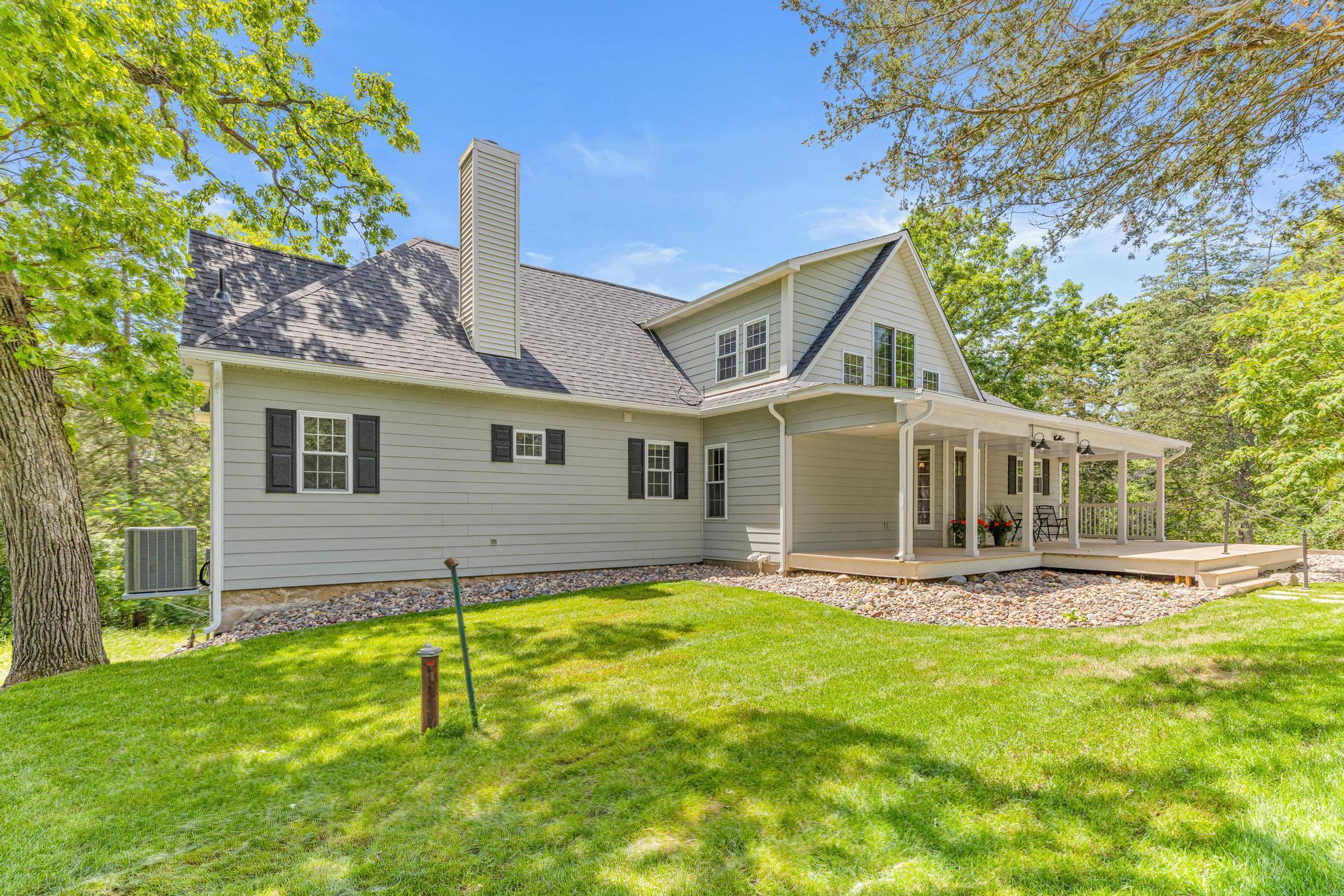 1342 Stagecoach Trail S