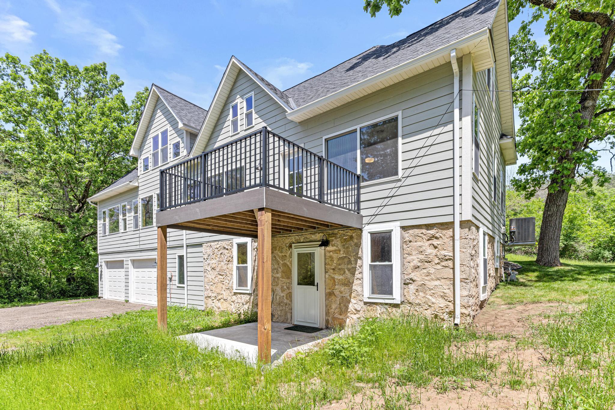 1342 Stagecoach Trail S