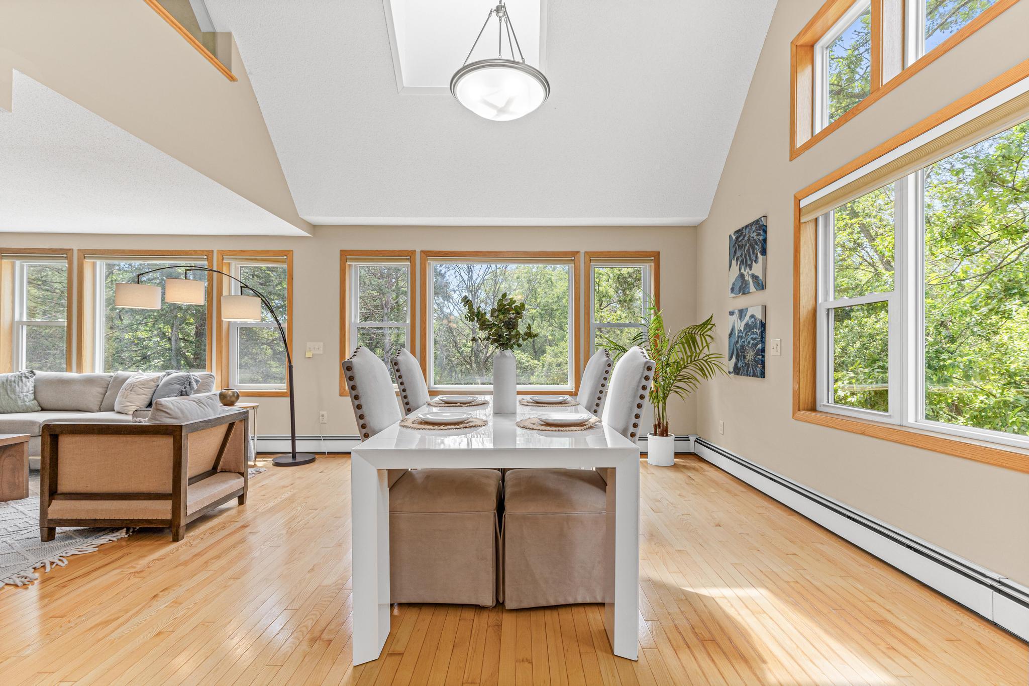 1342 Stagecoach Trail S