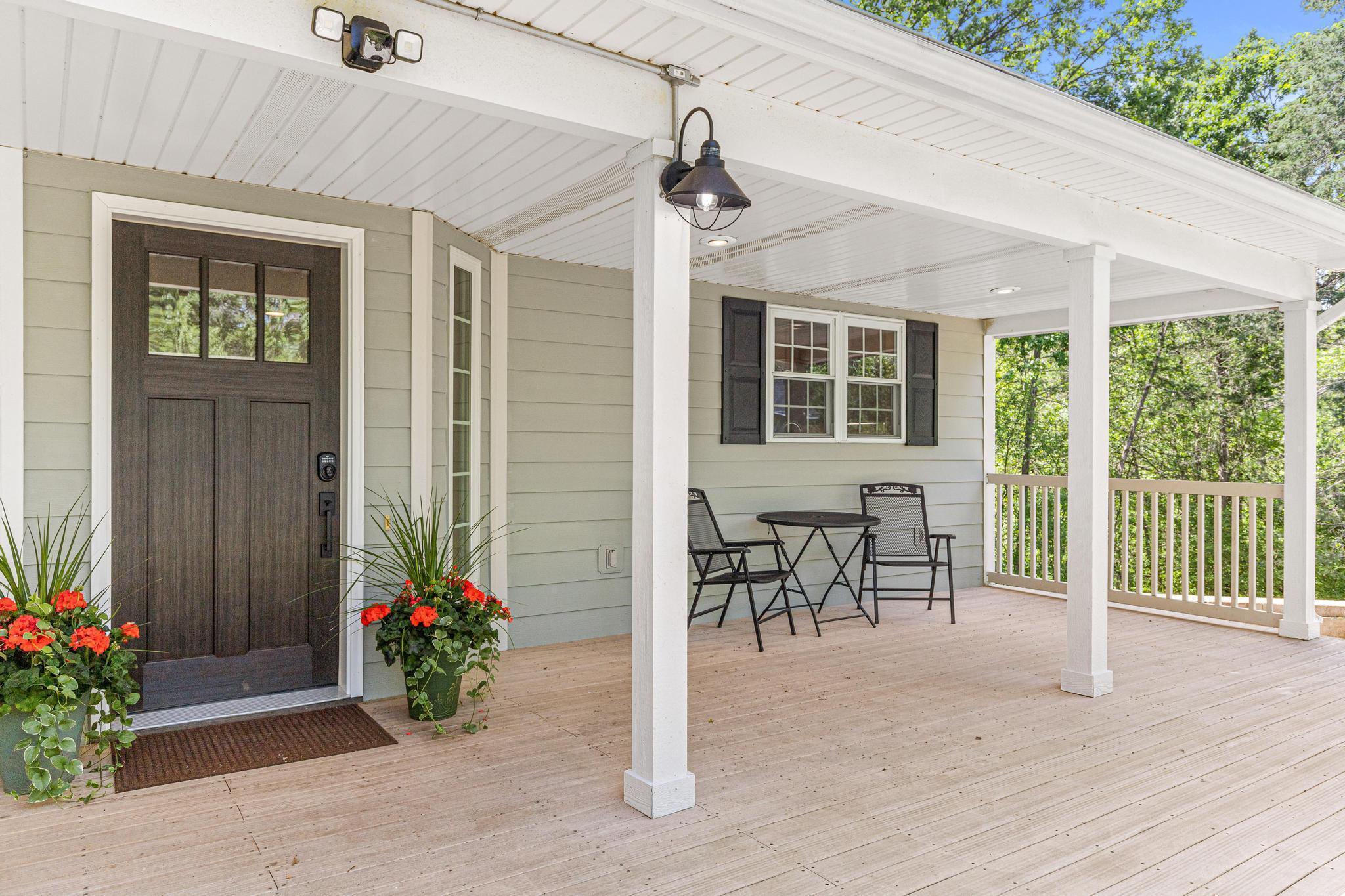 1342 Stagecoach Trail S