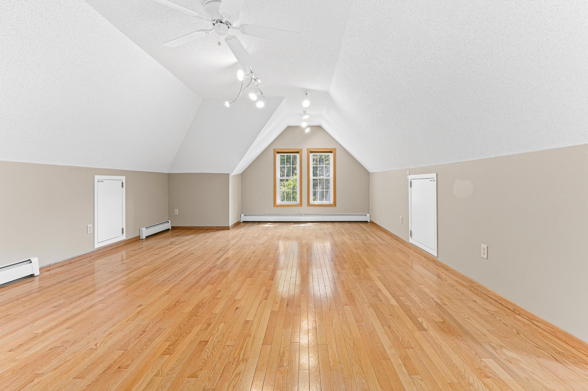 1342 Stagecoach Trail S