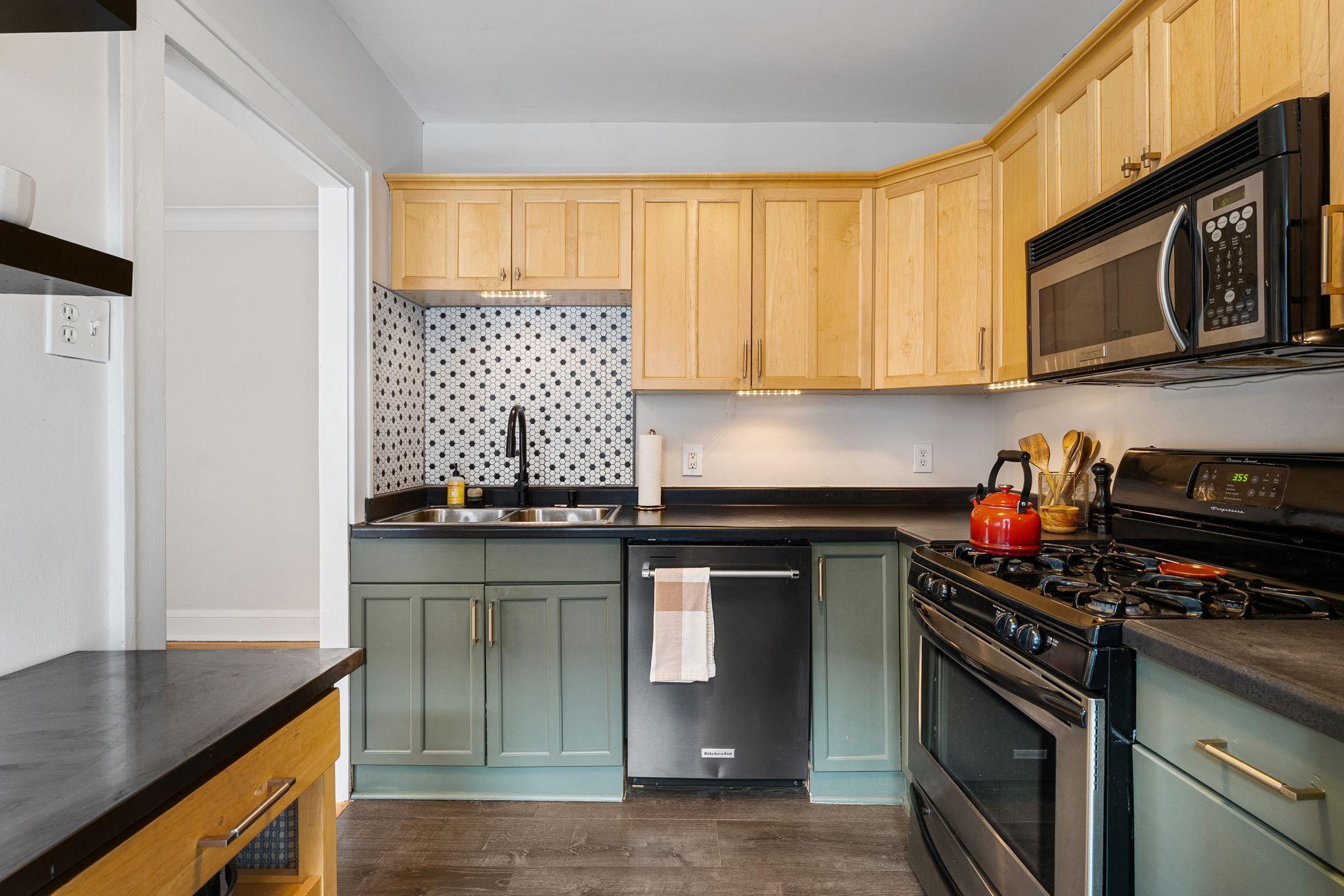 3409 Emerson Avenue S Unit: 4