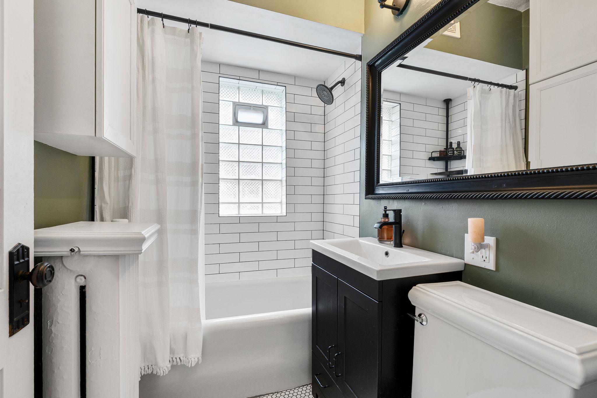 3409 Emerson Avenue S Unit: 4