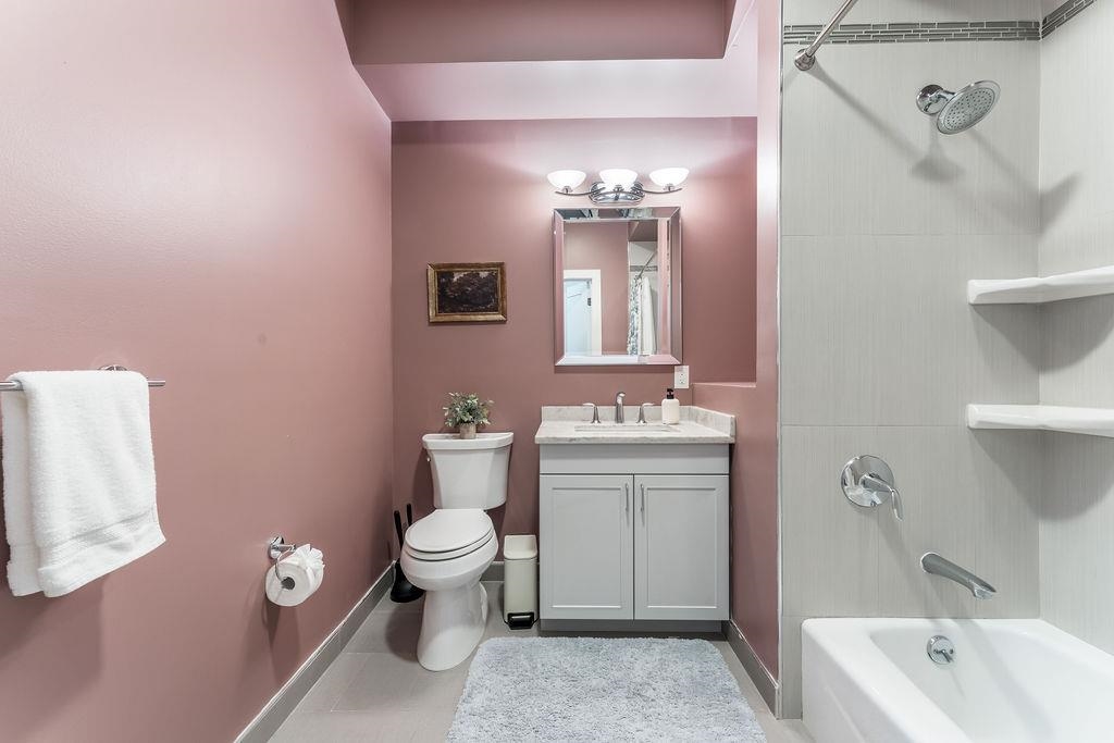 302 PALISADE AVE Unit: 203