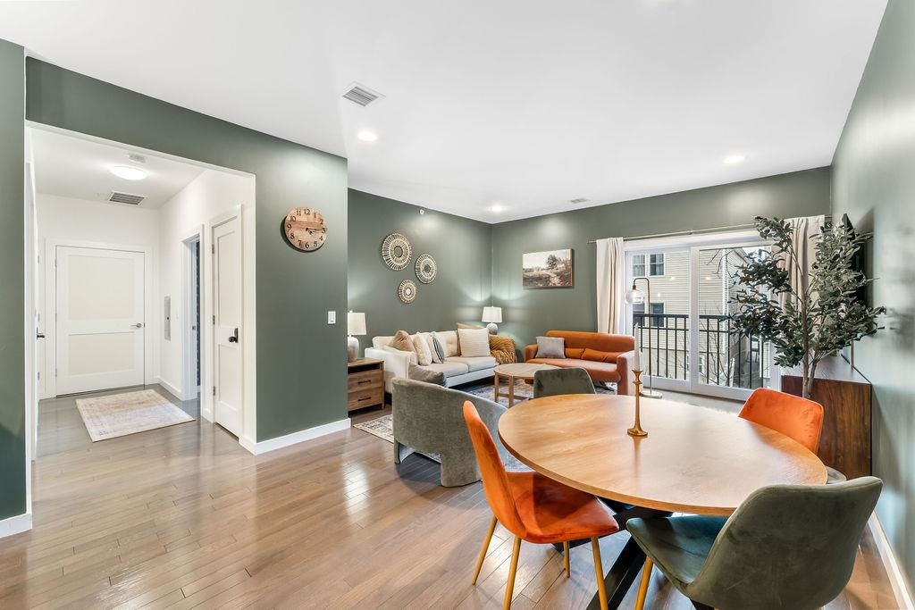 302 PALISADE AVE Unit: 203