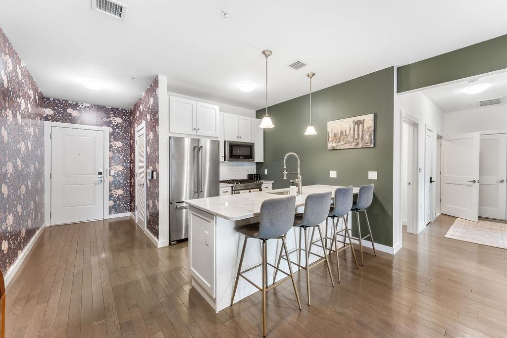 302 PALISADE AVE Unit: 203