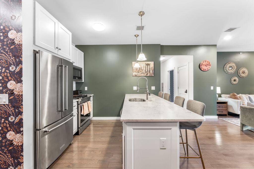 302 PALISADE AVE Unit: 203